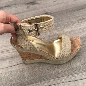 Wedge, platform sandal. Tan & cork w/ gold trim.